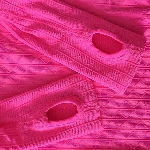 VSX | Victoria Secret Sport tight long sleeve shirt with thumbholes - Picture 3 of 4